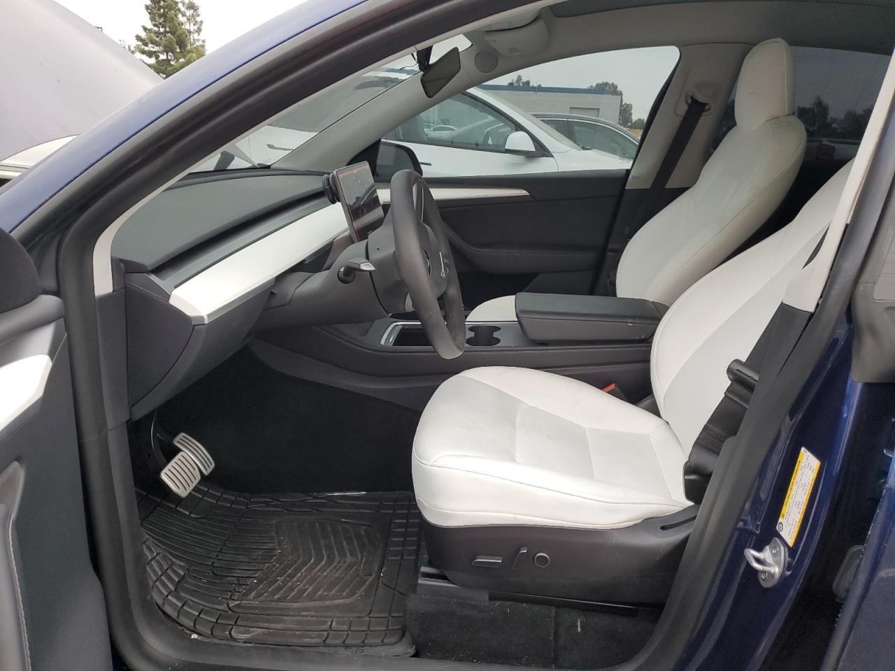 2022 TESLA MODEL Y  VIN:7SAYGDEF2NF524037