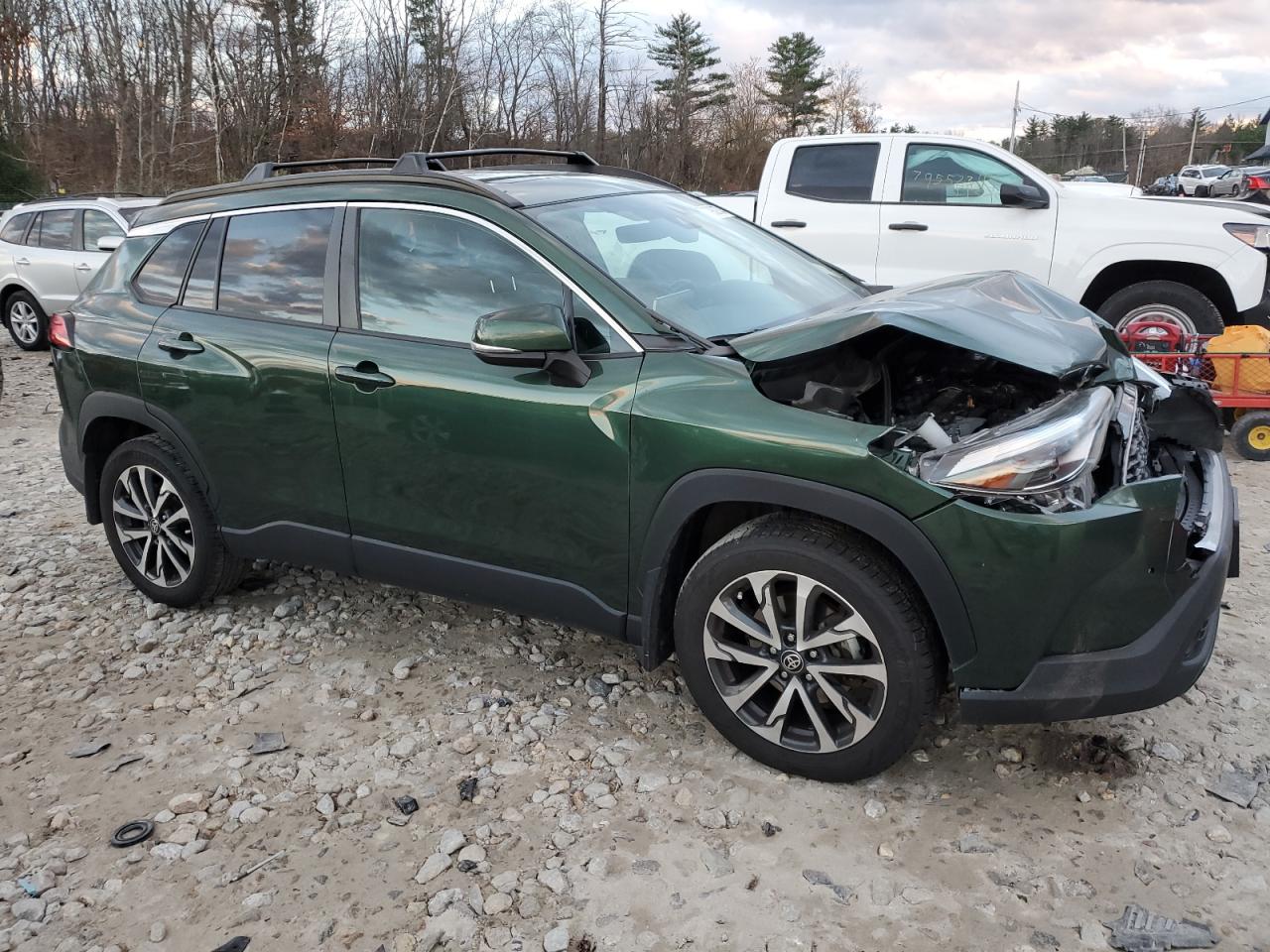 2022 TOYOTA COROLLA CROSS XLE VIN:7MUDAABG8NV004483