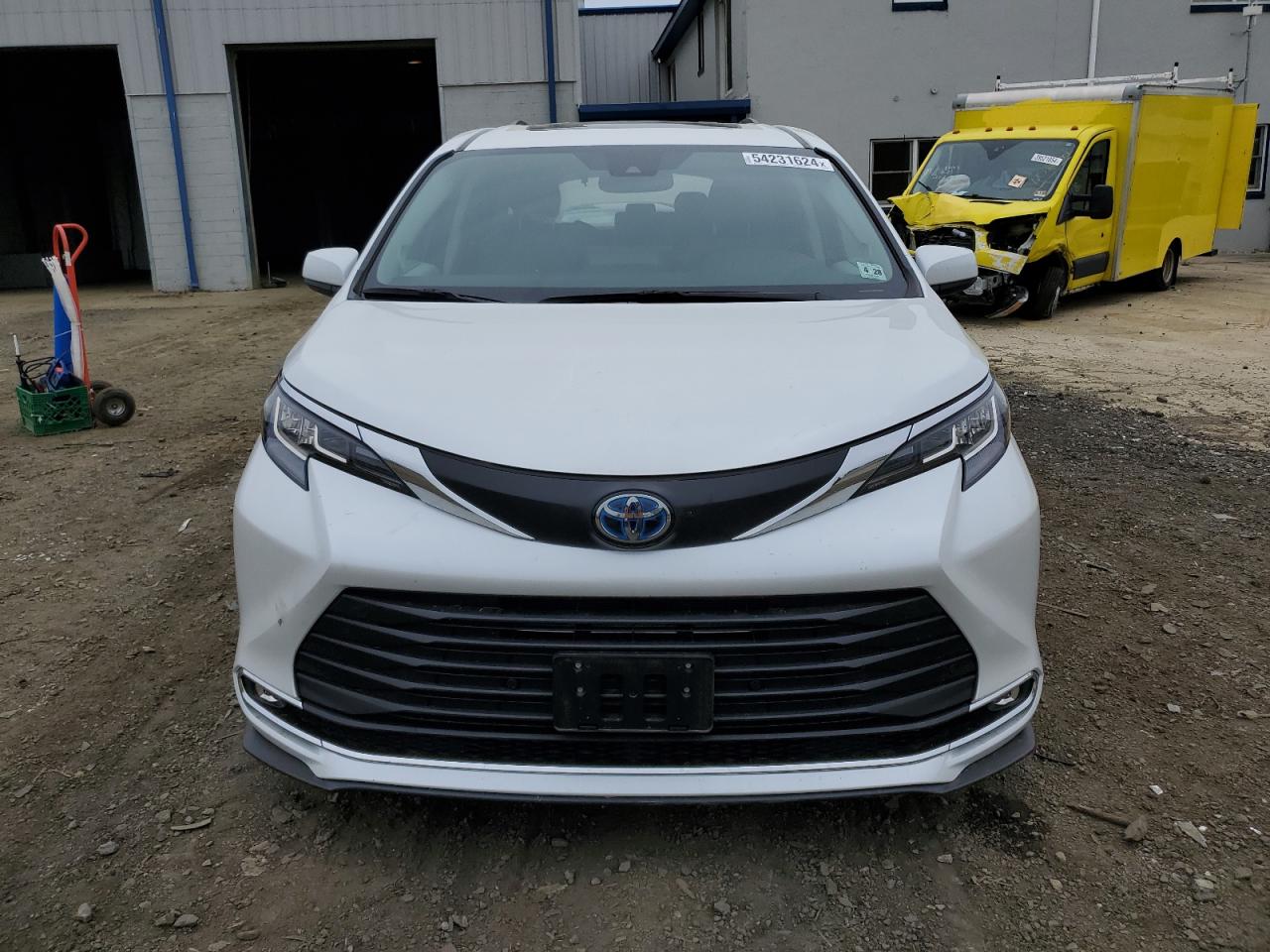 2023 TOYOTA SIENNA XLE VIN:5TDJSKFC6PS087017