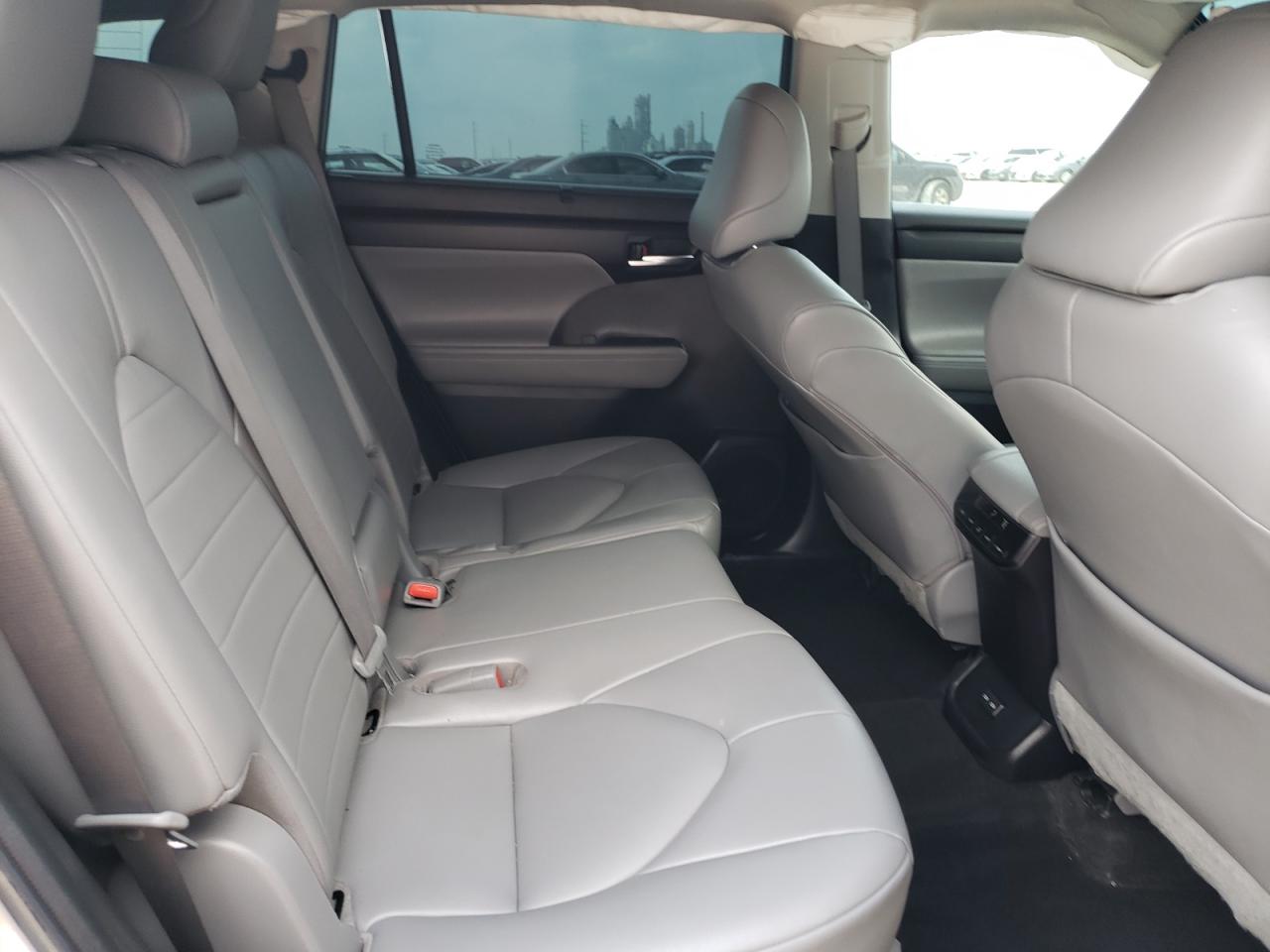 2022 TOYOTA HIGHLANDER XLE VIN:5TDGZRBH7NS227069