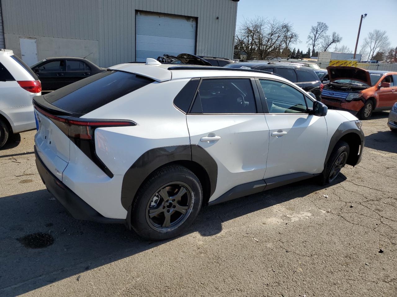 2024 TOYOTA BZ4X XLE VIN:JTMABACA4RA085313