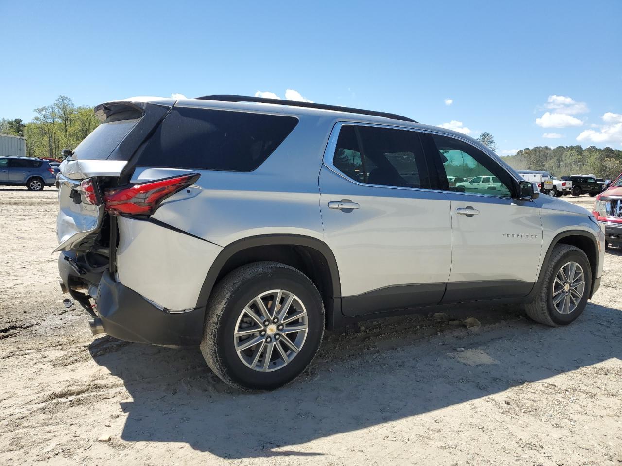 2022 CHEVROLET TRAVERSE LT VIN:1GNERGKW9NJ136609