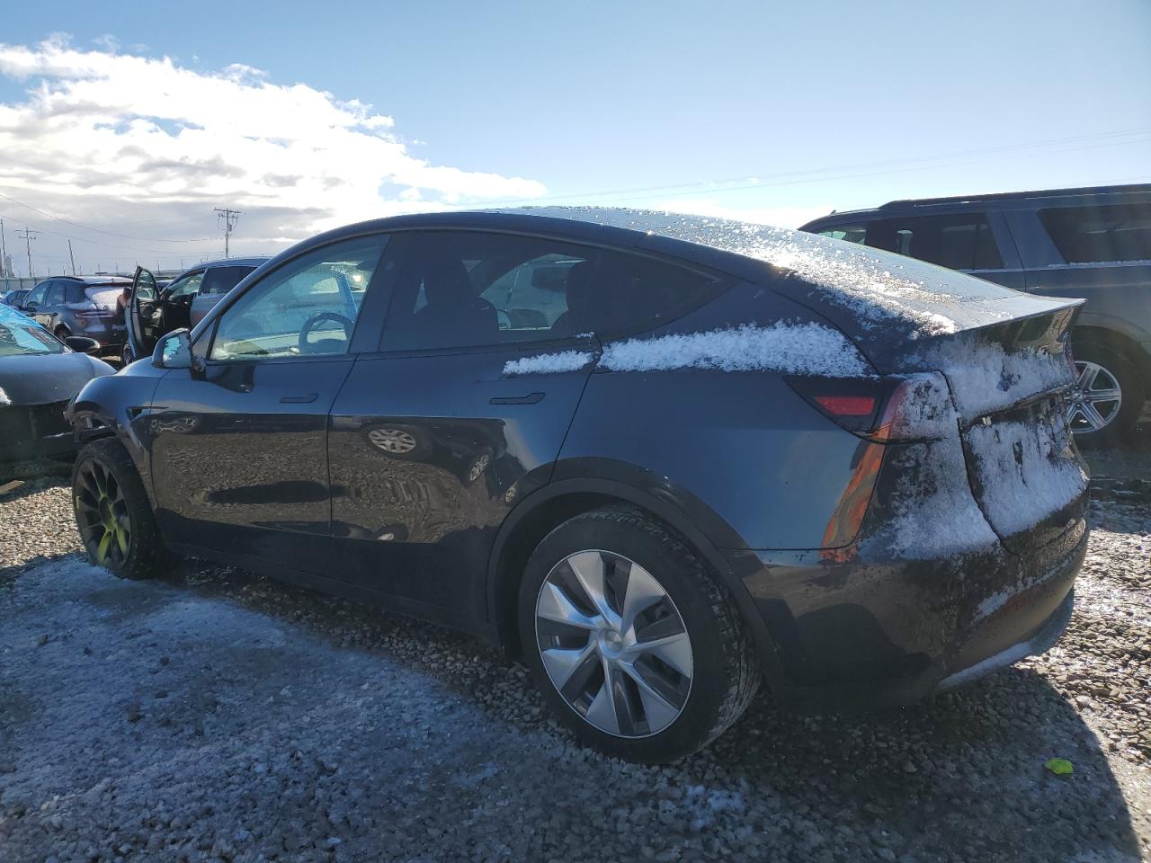 2024 TESLA MODEL Y  VIN:7SAYGDEE8RA234184