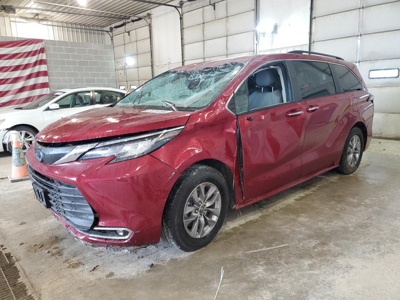 2022 TOYOTA SIENNA XLE VIN:5TDJRKECXNS077083