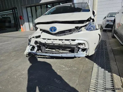 2016 Toyota Prius v VIN: