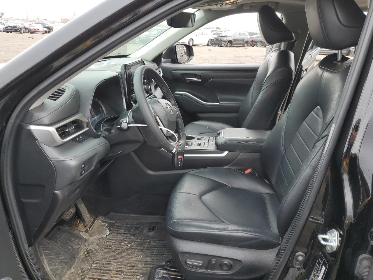 2022 TOYOTA HIGHLANDER XLE VIN:5TDHZRBH6NS250847