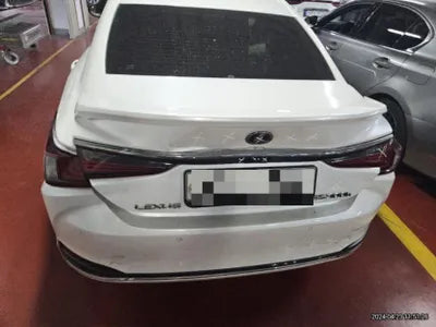 2018 Lexus ES 300 VIN: