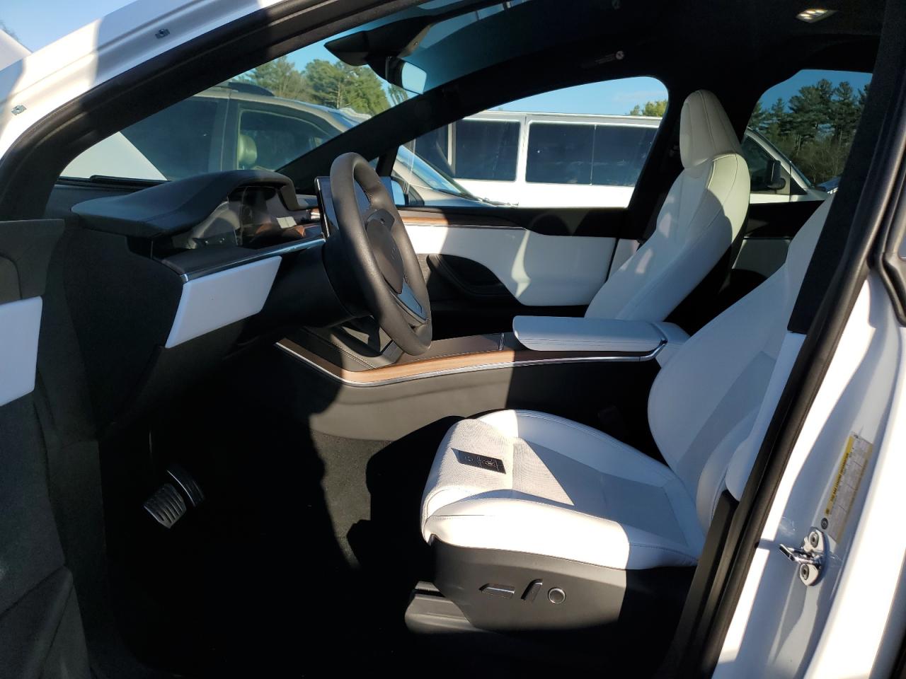 2024 TESLA MODEL X  VIN:7SAXCAE53RF442904