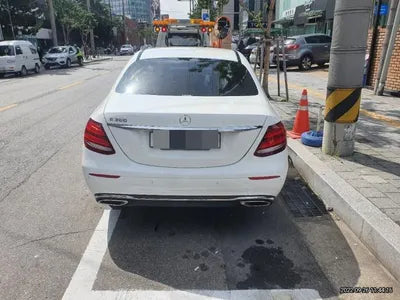 2019 Mercedes-Benz E 300 WDDZF4JB2KA672352 VIN:WDDZF4JB2KA672352