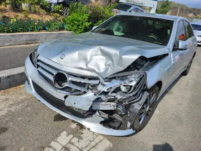 2014 Mercedes-Benz E 220 VIN: