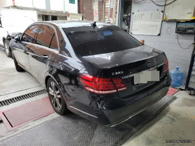 2015 Mercedes-Benz E 220 WDDHF0AB2FB146176 VIN:WDDHF0AB2FB146176