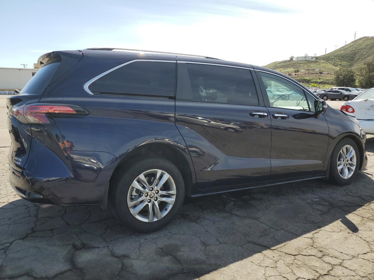 2023 TOYOTA SIENNA LIMITED VIN:5TDZRKECXPS169624