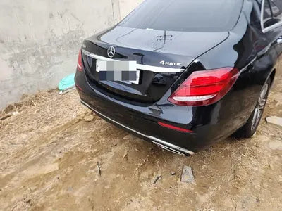 2018 Mercedes-Benz E 300 VIN: