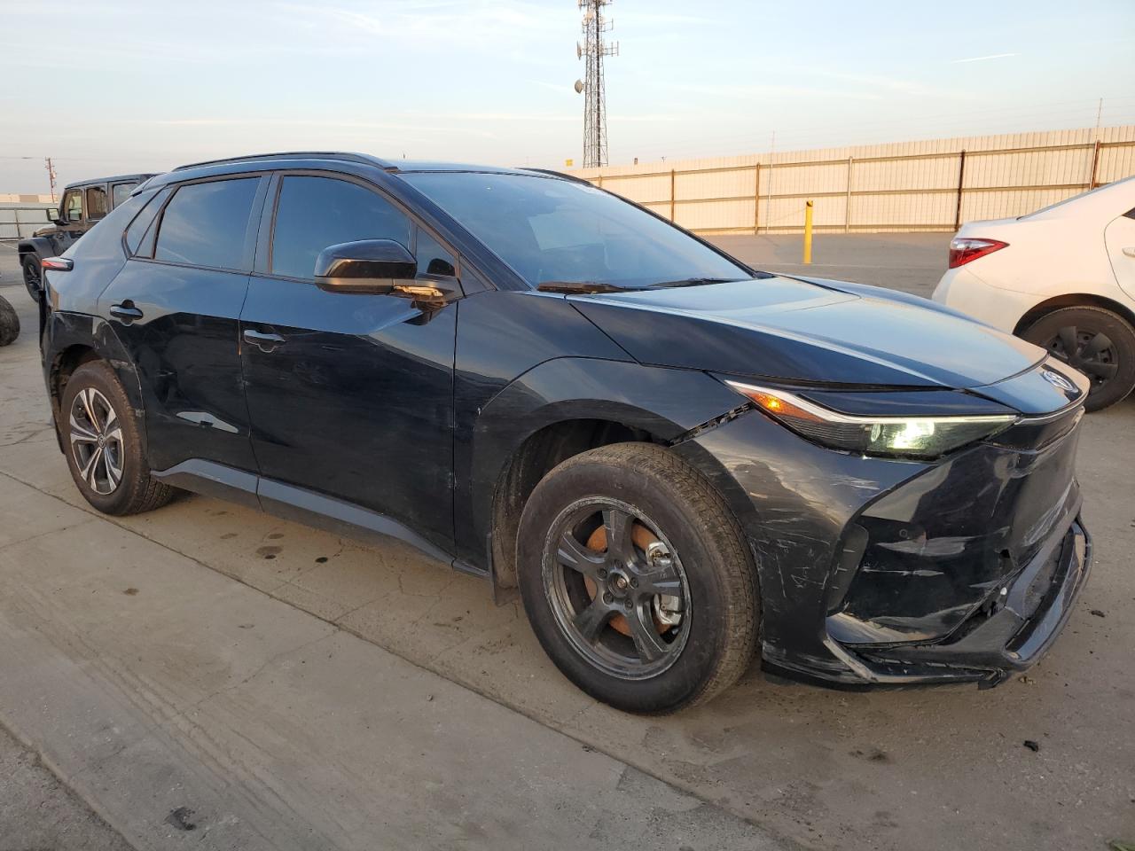 2024 TOYOTA BZ4X XLE VIN:JTMABACA8RA058454
