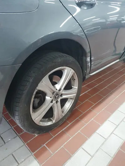 2018 Mercedes-Benz E 220 WDDZF0EB7JA450990 VIN:WDDZF0EB7JA450990