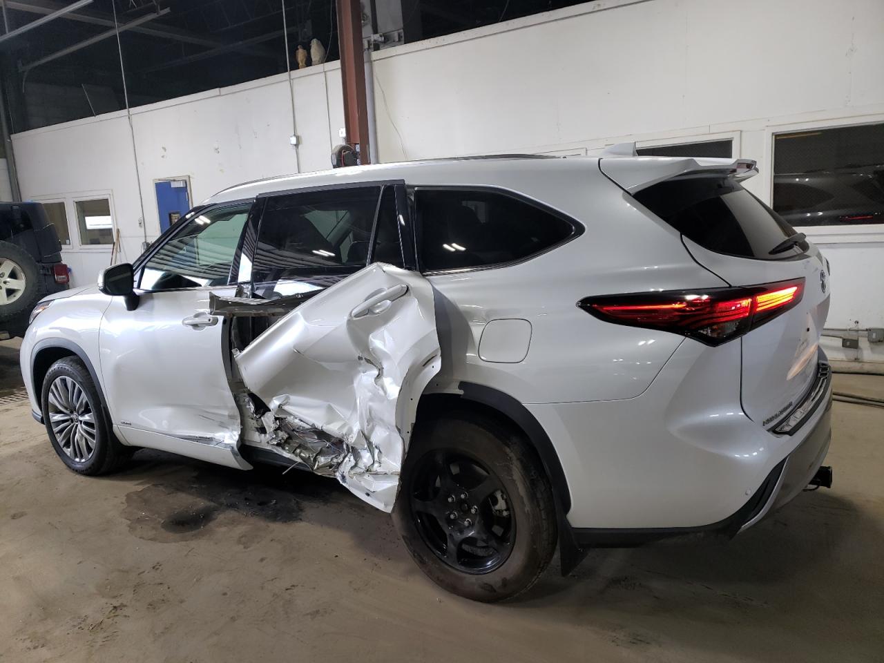 2022 TOYOTA HIGHLANDER HYBRID PLATINUM VIN:5TDEBRCH9NS70980