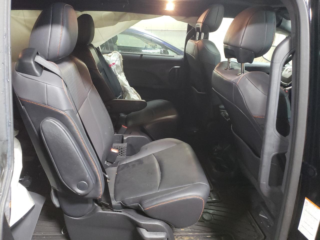 2022 TOYOTA SIENNA XSE VIN:5TDXRKEC5NS132033