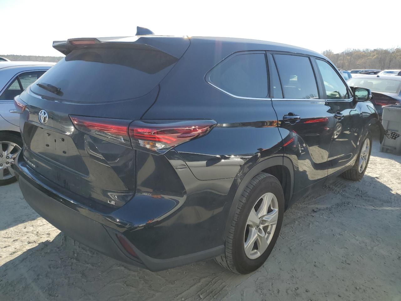 2024 TOYOTA HIGHLANDER LE VIN:5TDKDRAH8RS532676