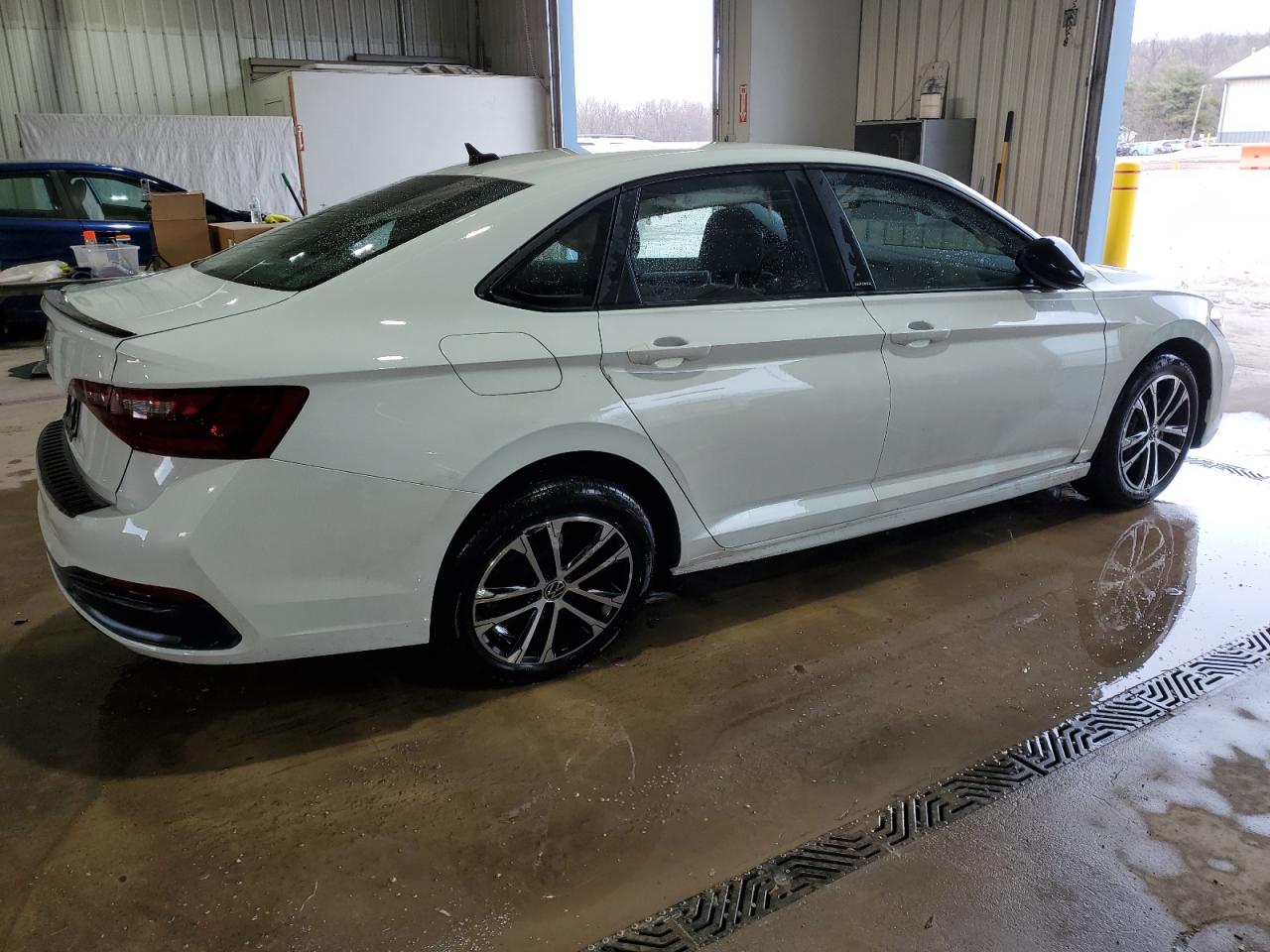 2024 VOLKSWAGEN JETTA SPORT VIN:3VWBM7BUXRM084017