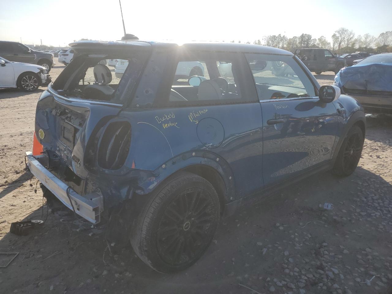 2024 MINI COOPER SE VIN:WMW13DJ01R2U85703