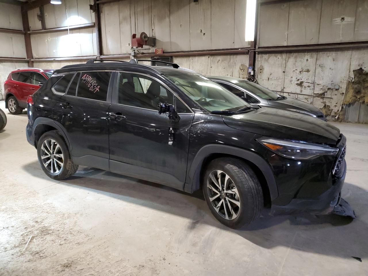 2022 TOYOTA COROLLA CROSS XLE VIN:7MUDAABG0NV034285