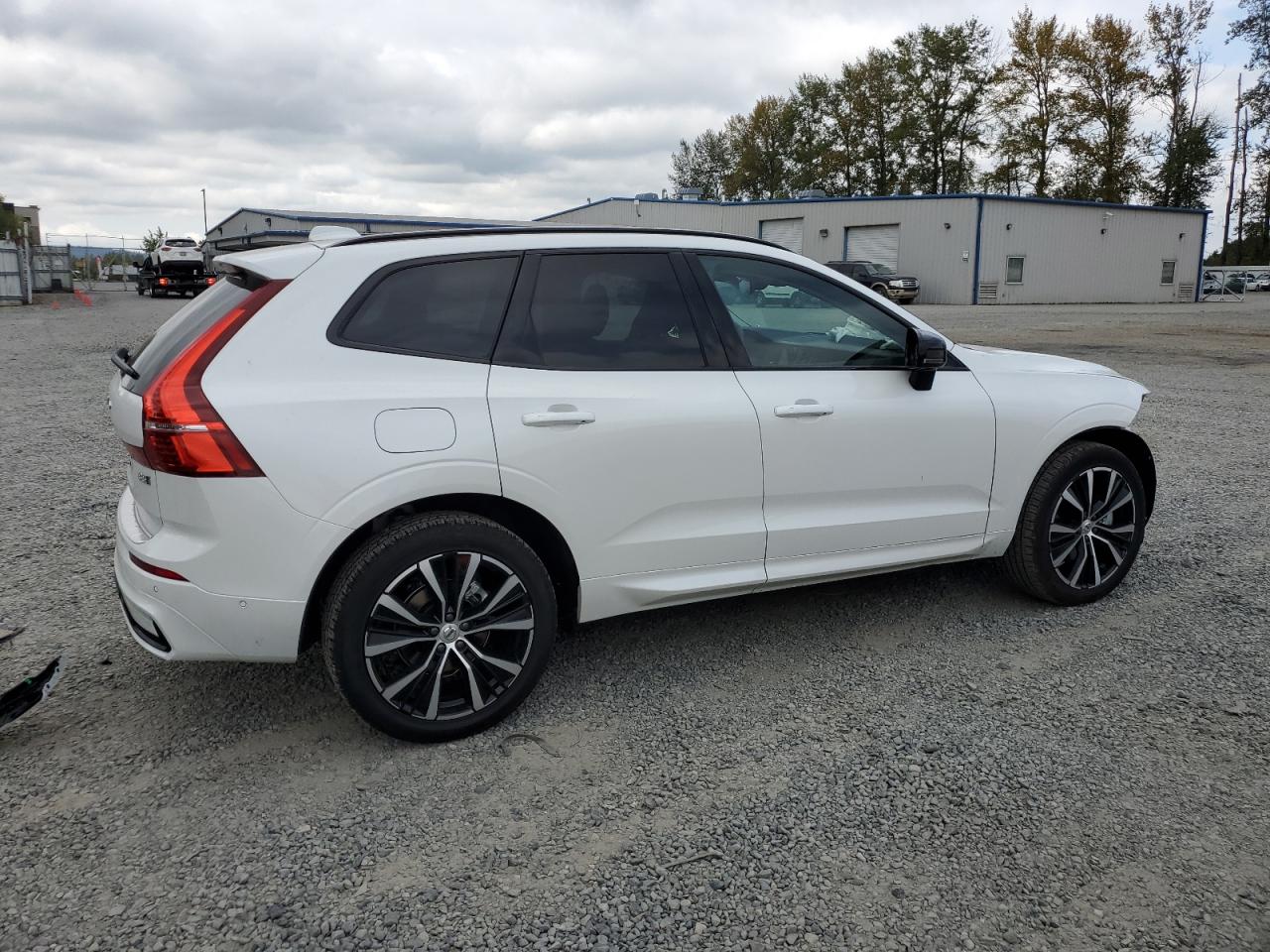 2024 VOLVO XC60 PLUS VIN:YV4L12RL5R1915501