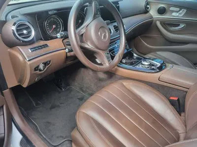 2016 Mercedes-Benz E 220 VIN: