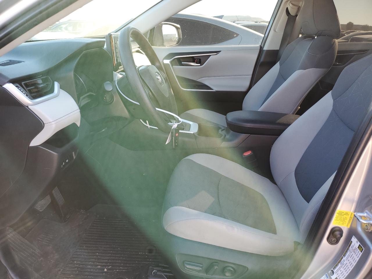 2022 TOYOTA RAV4 XLE VIN:2T3P1RFV3NC320632