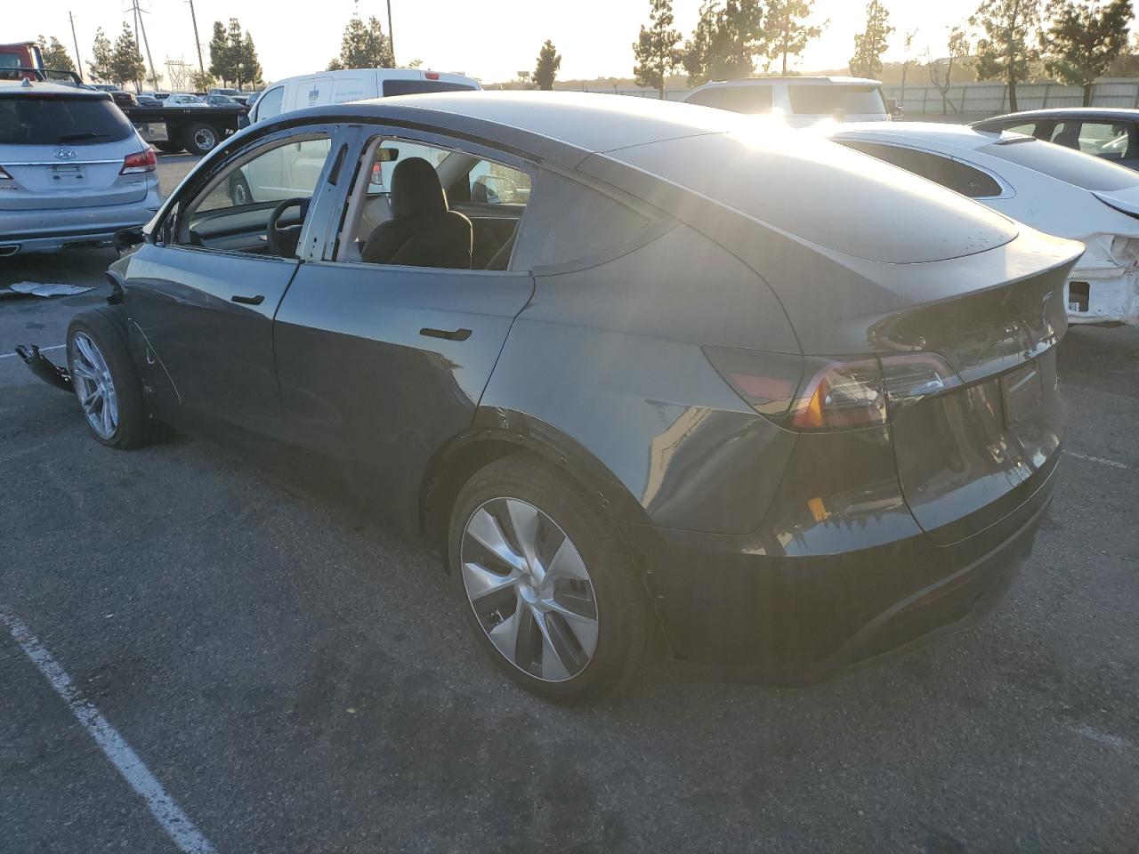 2024 TESLA MODEL Y  VIN:7SAYGDEE1RF002710
