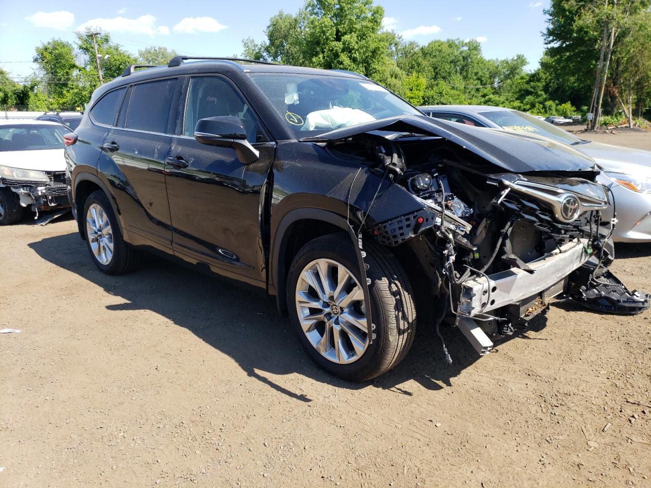 2022 TOYOTA HIGHLANDER LIMITED VIN:5TDDZRBH7NS226975