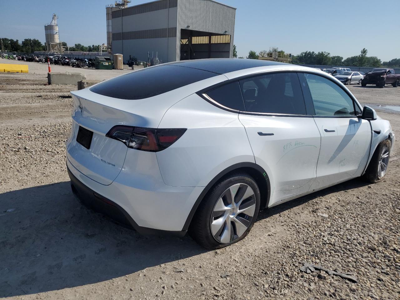 2023 TESLA MODEL Y  VIN:7SAYGDEE4PA206332