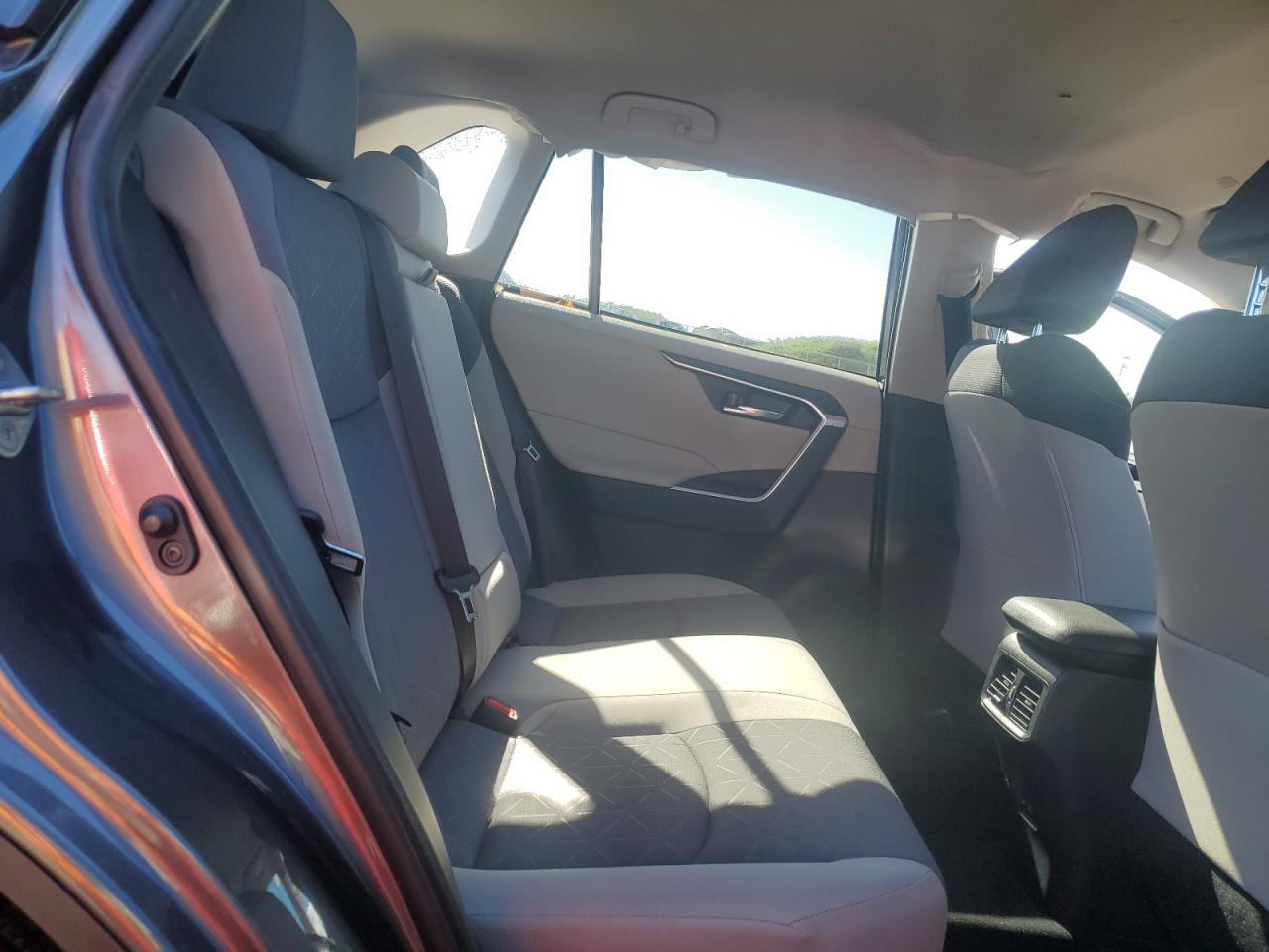 2023 TOYOTA RAV4 XLE VIN:JTMW1RFV4PD103049