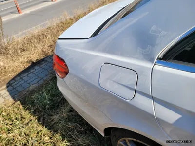 2015 Mercedes-Benz E 250 VIN: