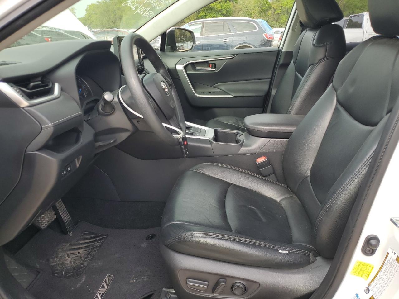 2022 TOYOTA RAV4 XLE VIN:JTMRWRFV5NJ055185