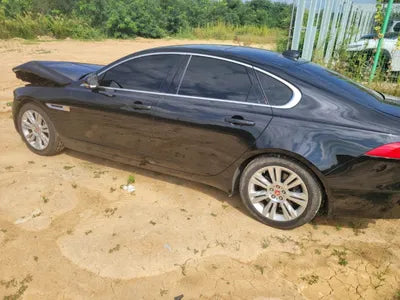 2016 Jaguar XF VIN: