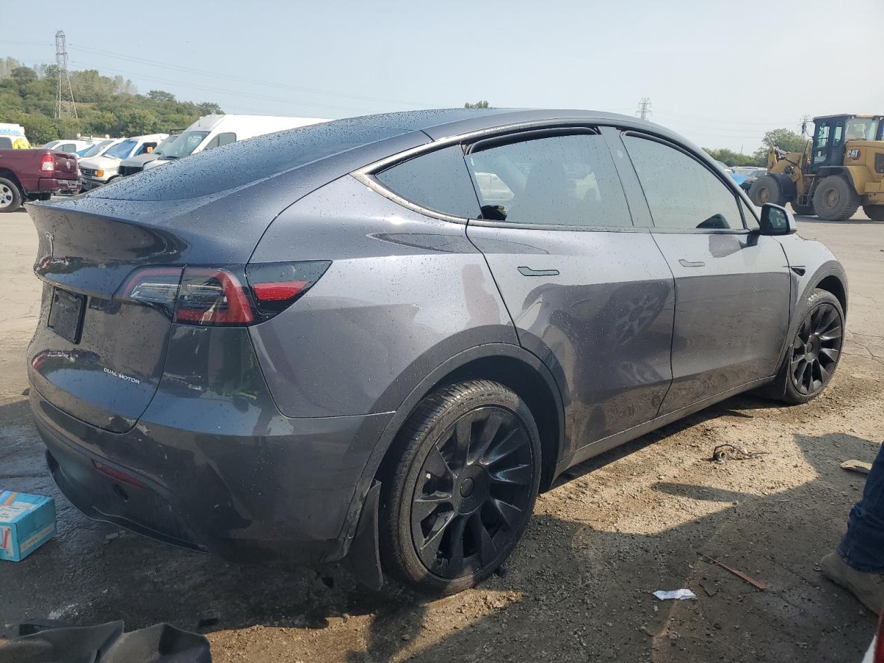 2023 TESLA MODEL Y  VIN:7SAYGDEEXPF833555