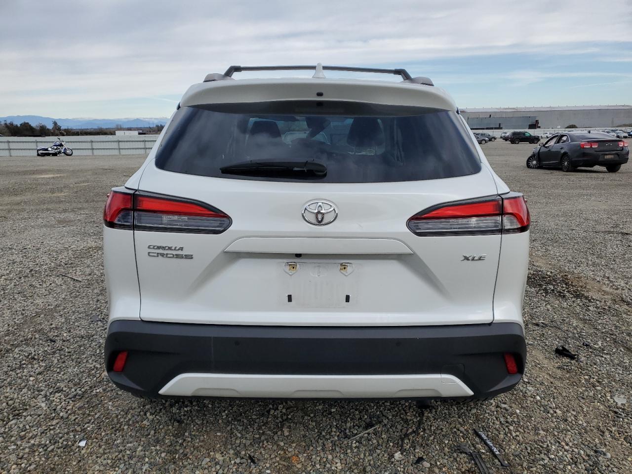 2022 TOYOTA COROLLA CROSS XLE VIN:7MUDAAAG2NV030269