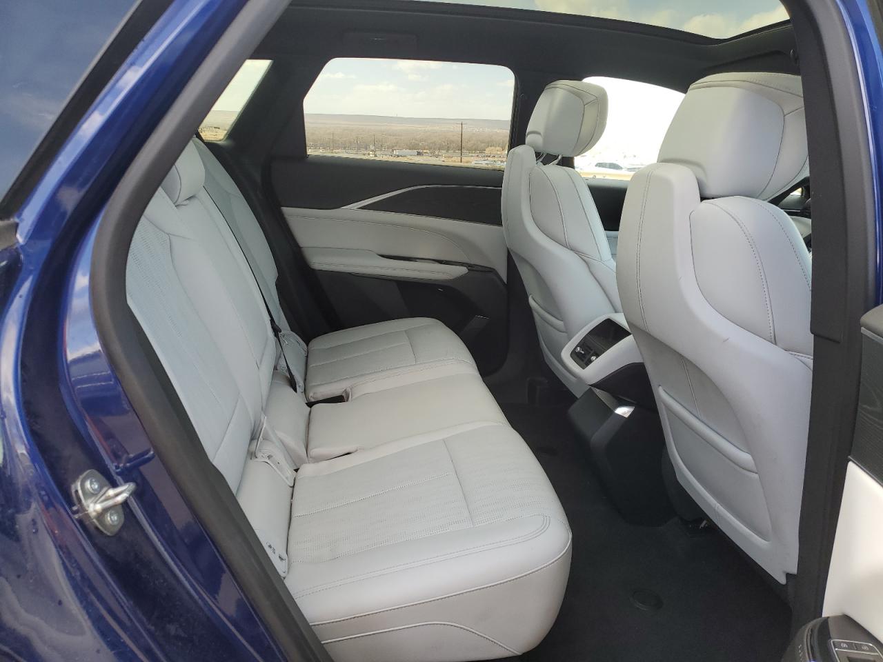 2024 CADILLAC LYRIQ LUXURY VIN:1GYKPPRL0RZ100077