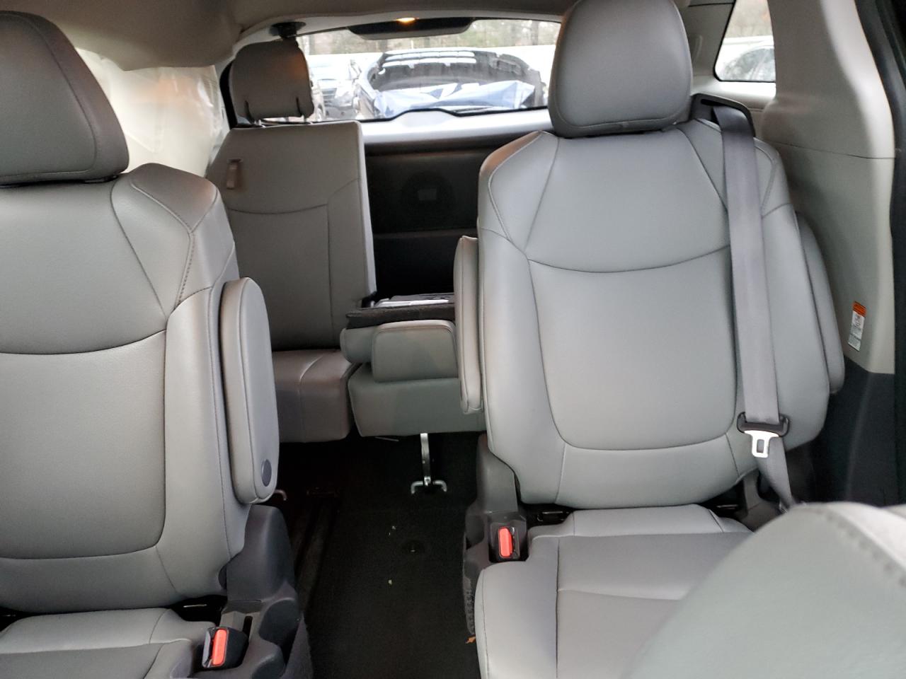 2024 TOYOTA SIENNA XLE VIN:5TDJSKFC2RS111431
