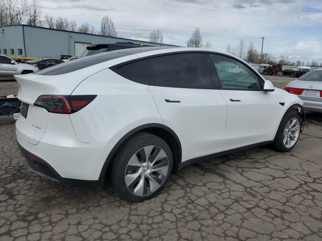 2023 TESLA MODEL Y  VIN:7SAYGDEE6PF620408