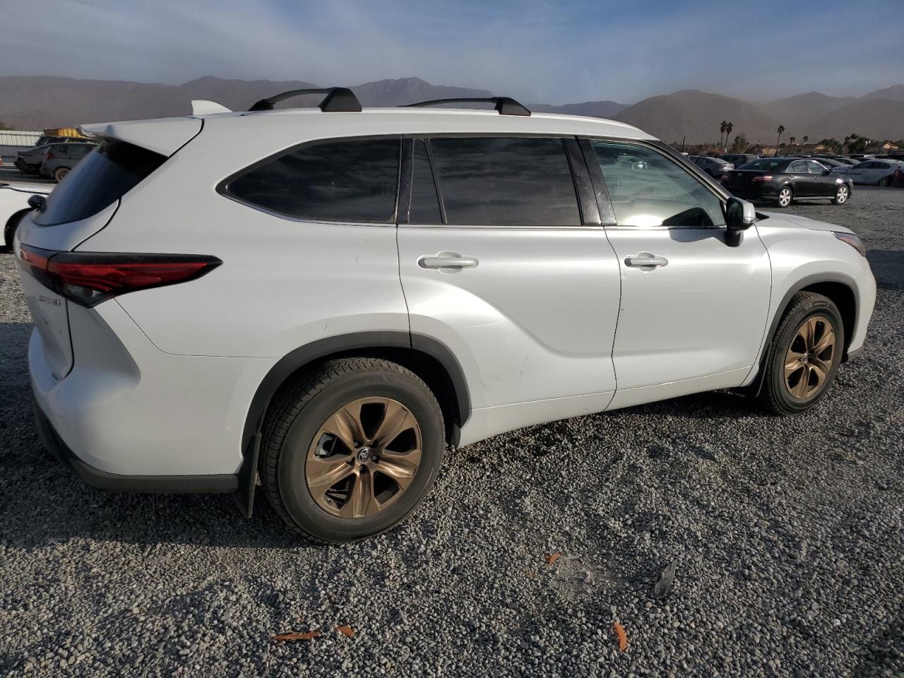 2022 TOYOTA HIGHLANDER HYBRID XLE VIN:5TDAARAH6NS514417