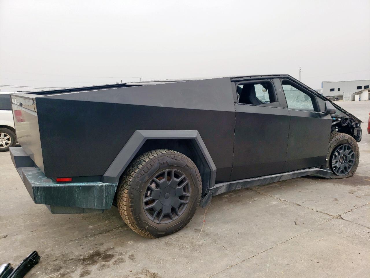 2024 TESLA CYBERTRUCK  VIN:7G2CEHED3RA021099