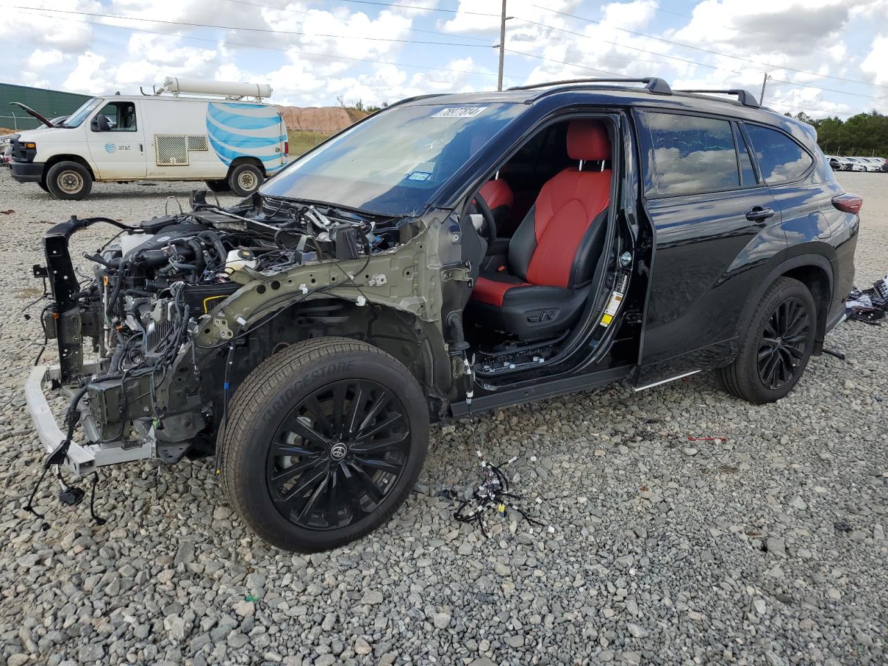 2024 TOYOTA HIGHLANDER LE VIN:5TDKDRAH0RS540089
