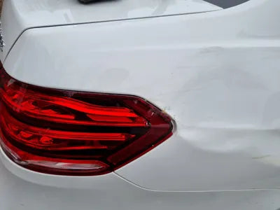 2015 Mercedes-Benz E 220 WDDHF0CB3GB205704 VIN:WDDHF0CB3GB205704