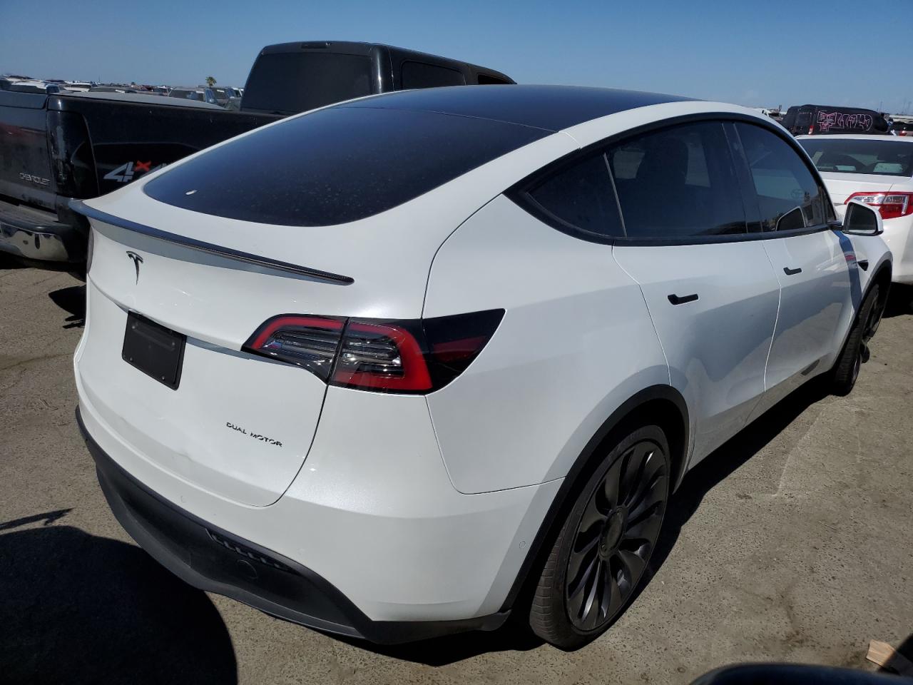 2022 TESLA MODEL Y  VIN:7SAYGDEF0NF493323