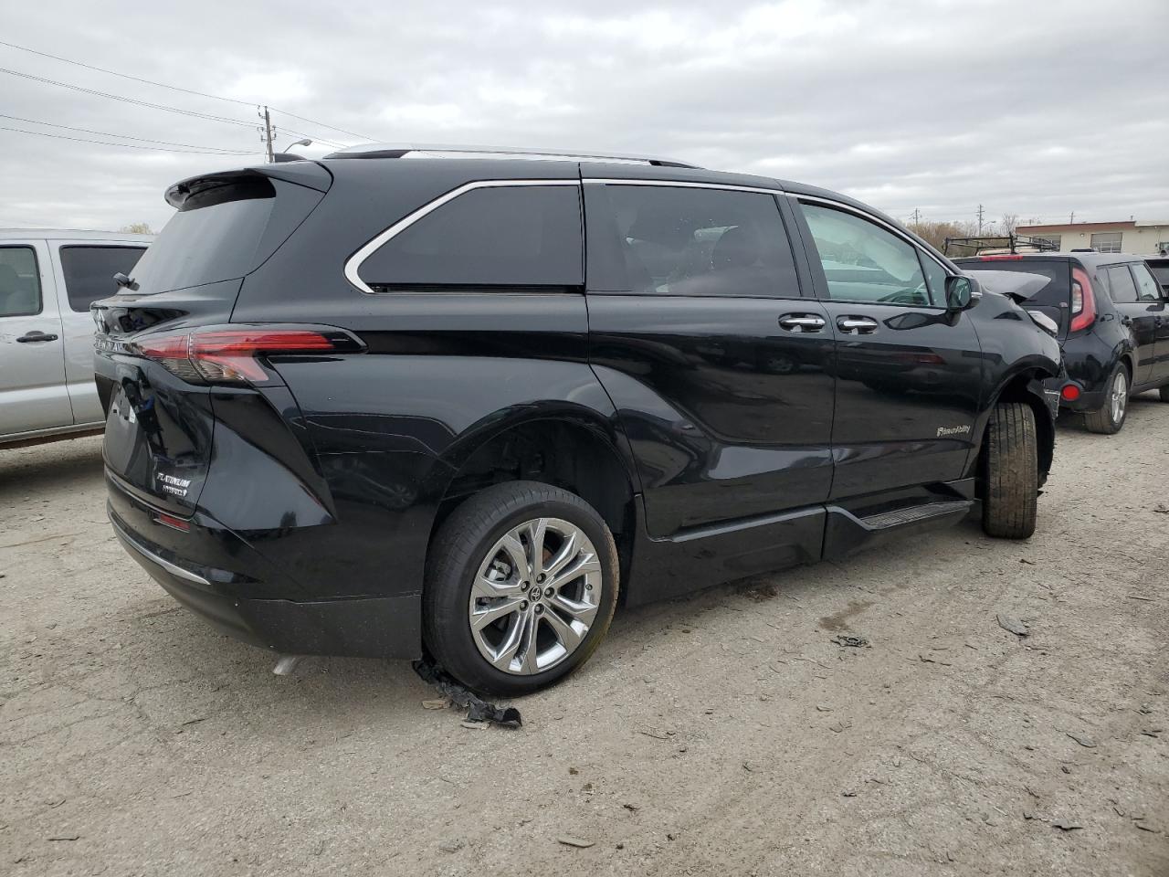 2023 TOYOTA SIENNA LIMITED VIN:5TDERKEC6PS175340