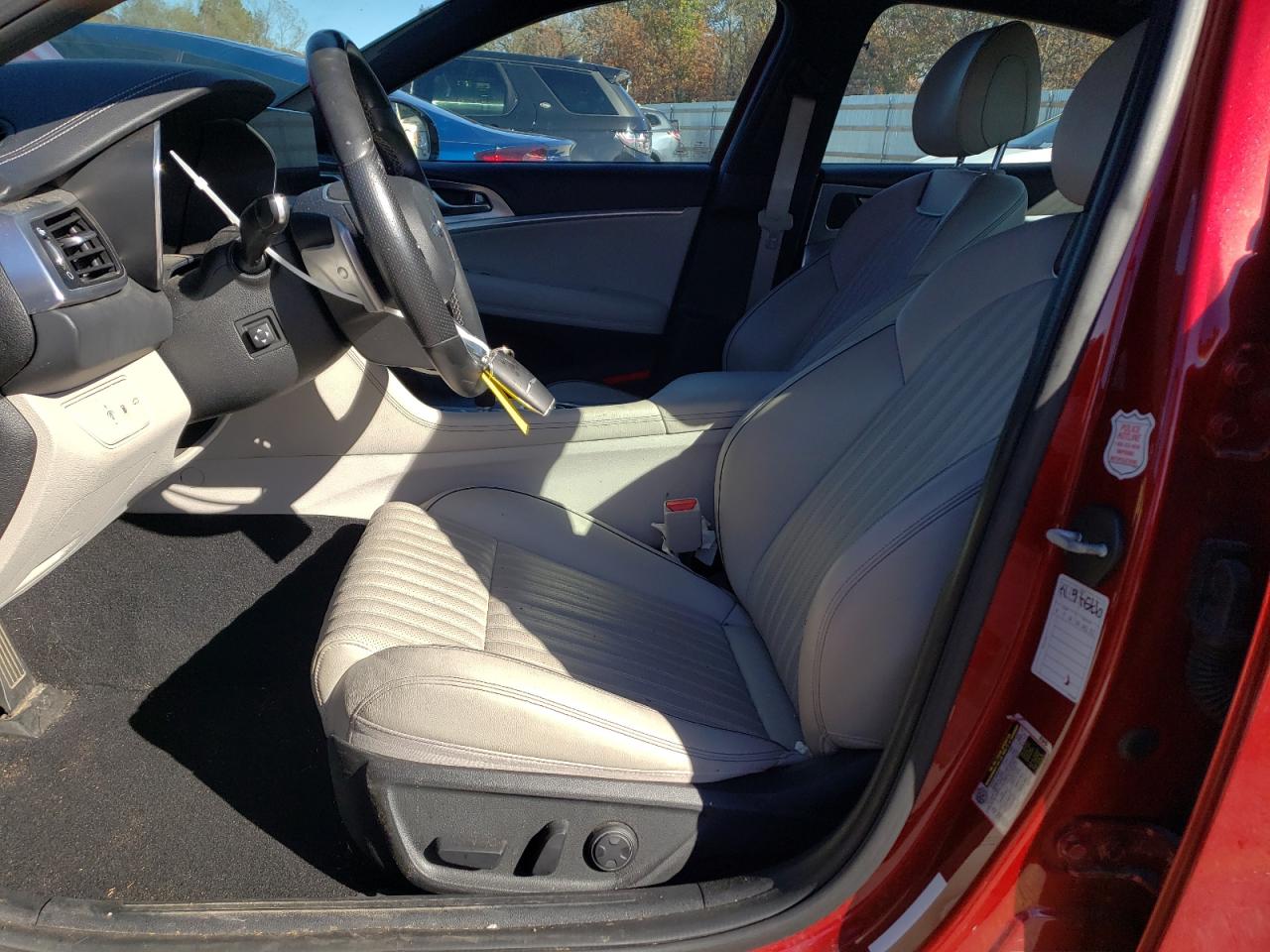 2022 GENESIS G70 BASE VIN:KMTG54TE1NU093868