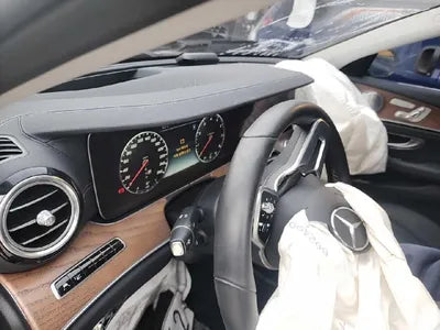 2019 Mercedes-Benz E 300 WDDZF4KB3KA667935 VIN:WDDZF4KB3KA667935