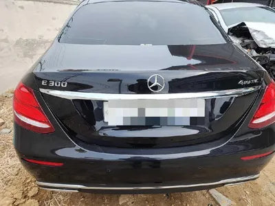 2018 Mercedes-Benz E 300 VIN: