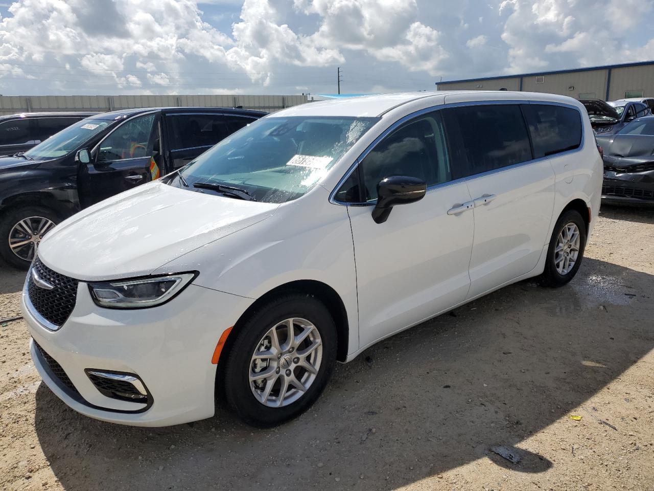 2024 CHRYSLER PACIFICA TOURING L VIN:2C4RC1BGXRR152160